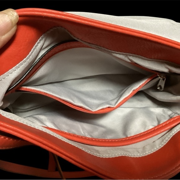 NICOLE MILLER ORANGE V-SHAPED FLAP CROSSBODY PURSE USED - Picture 3 of 8